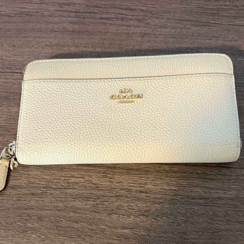 Coach Cream Leather Wallet with Zip Closure